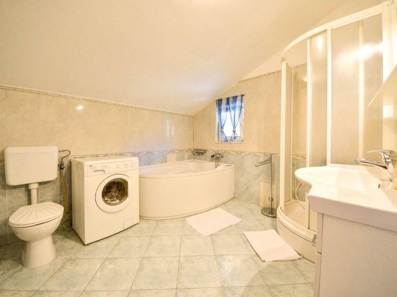 Apartment Olga-5 By Interhome Banjol Bagian luar foto