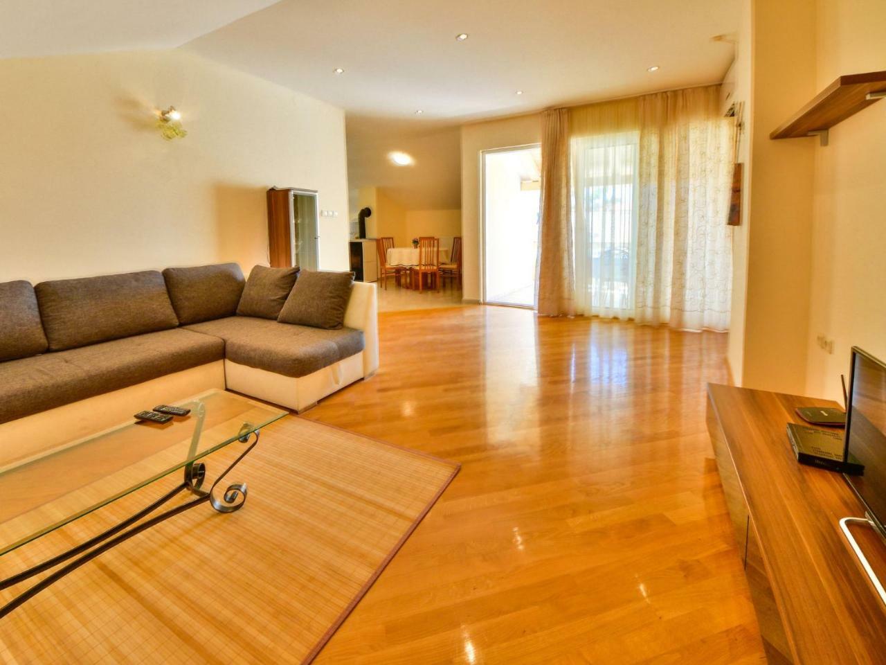 Apartment Olga-5 By Interhome Banjol Bagian luar foto